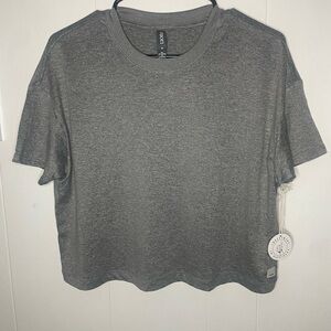 Vuori- Women’s Energy Tee Performance Top. 
NWT
Size: X Small